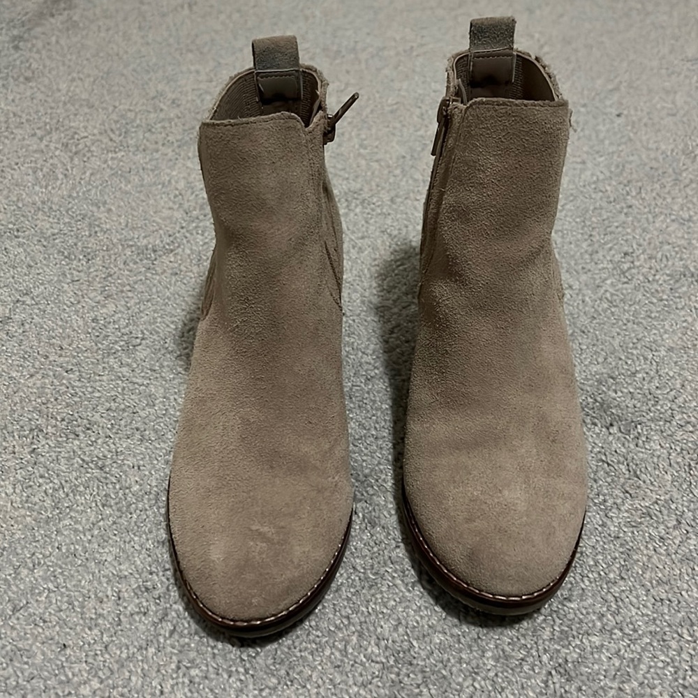 Taupe crown vintage suede booties